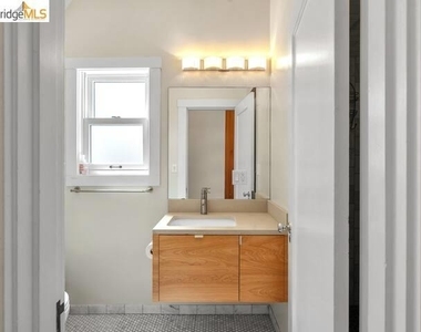2038 Lakeshore Ave - Photo Thumbnail 22