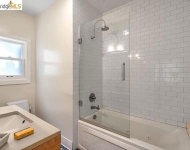 2038 Lakeshore Ave - Photo Thumbnail 21