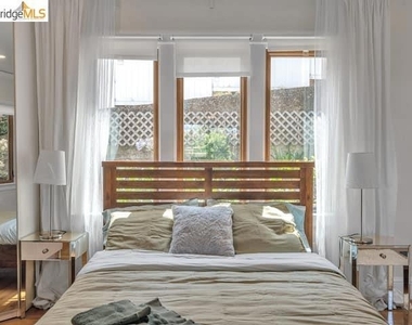 2038 Lakeshore Ave - Photo Thumbnail 19