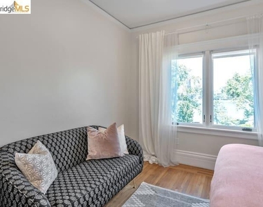 2038 Lakeshore Ave - Photo Thumbnail 18