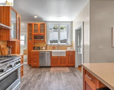 2038 Lakeshore Ave - Photo Thumbnail 5