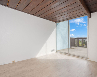 2348 Silver Ridge Avenue - Photo Thumbnail 6