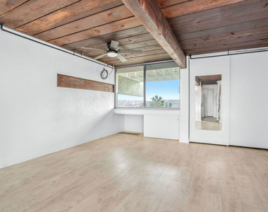 2348 Silver Ridge Avenue - Photo Thumbnail 11