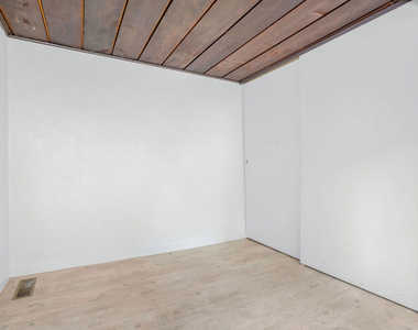 2348 Silver Ridge Avenue - Photo Thumbnail 9