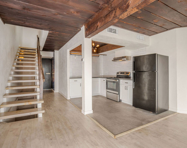 2348 Silver Ridge Avenue - Photo Thumbnail 2