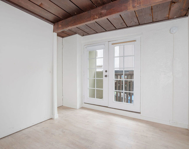 2348 Silver Ridge Avenue - Photo Thumbnail 8