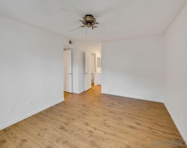 9489 Fairgrove Ln - Photo Thumbnail 12