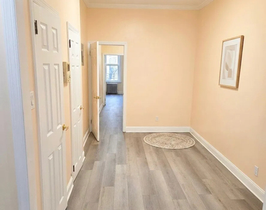 54-6 Nurge Avenue - Photo Thumbnail 2