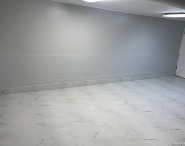 9219 91st Avenue - Photo Thumbnail 9