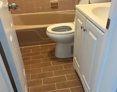 9219 91st Avenue - Photo Thumbnail 6