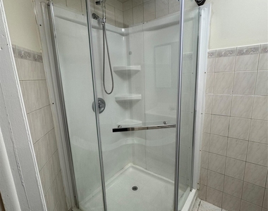 10611 Liberty Avenue - Photo Thumbnail 4