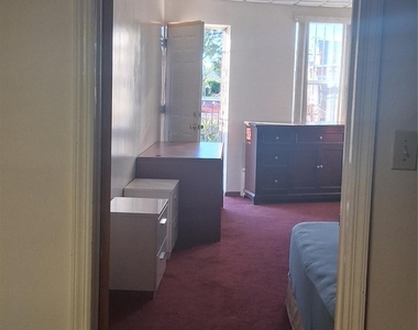 10611 Liberty Avenue - Photo Thumbnail 9