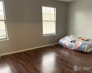 536 Manchester Court - Photo Thumbnail 14