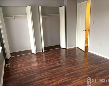 536 Manchester Court - Photo Thumbnail 18