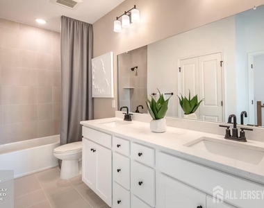 113 Jessie Place - Photo Thumbnail 8