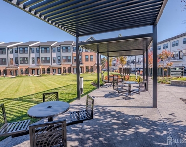 113 Jessie Place - Photo Thumbnail 16
