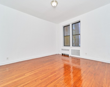 400 W 45th Street - Photo Thumbnail 2