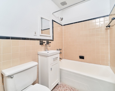 400 W 45th Street - Photo Thumbnail 5