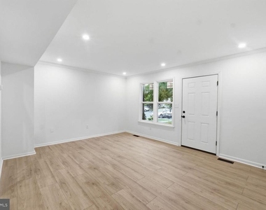 15387 Gatehouse Terrace - Photo Thumbnail 2