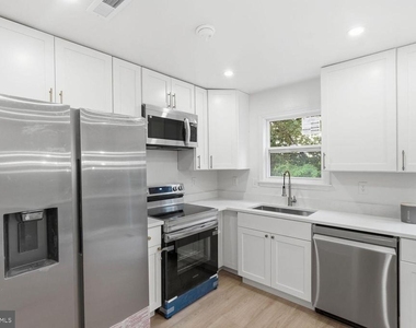 15387 Gatehouse Terrace - Photo Thumbnail 10