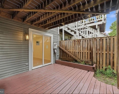 15387 Gatehouse Terrace - Photo Thumbnail 28