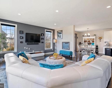 43168 Hattontown Woods Terrace - Photo Thumbnail 7