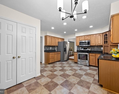 203 Markwood Drive - Photo Thumbnail 10