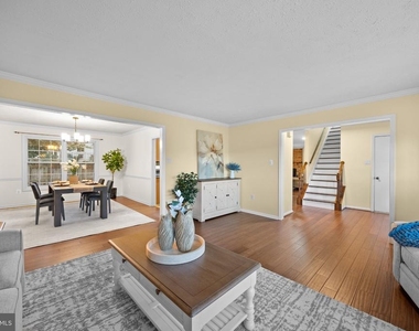 203 Markwood Drive - Photo Thumbnail 4