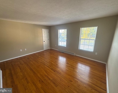 217 Buckingham Drive - Photo Thumbnail 4