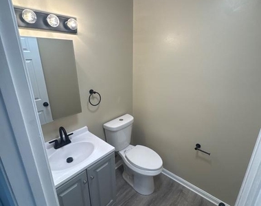 217 Buckingham Drive - Photo Thumbnail 8