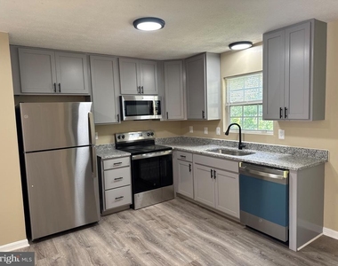217 Buckingham Drive - Photo Thumbnail 12