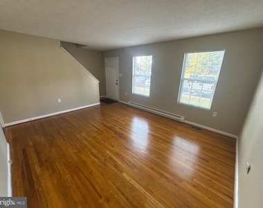 217 Buckingham Drive - Photo Thumbnail 9