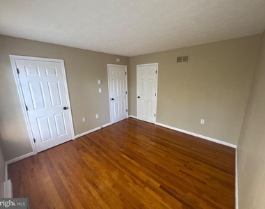 217 Buckingham Drive - Photo Thumbnail 3