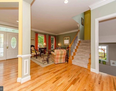 6030 22nd Street N - Photo Thumbnail 1