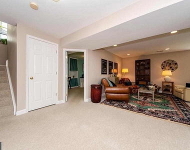 6030 22nd Street N - Photo Thumbnail 10