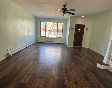 4332 Aldine Street - Photo Thumbnail 2