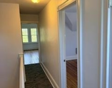 19 Elliott Avenue - Photo Thumbnail 4