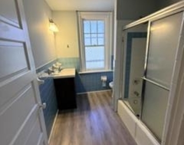 19 Elliott Avenue - Photo Thumbnail 7