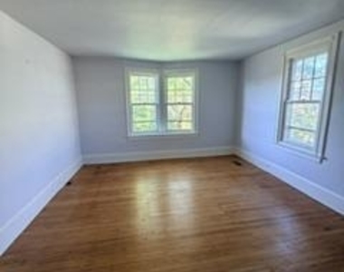 19 Elliott Avenue - Photo Thumbnail 5