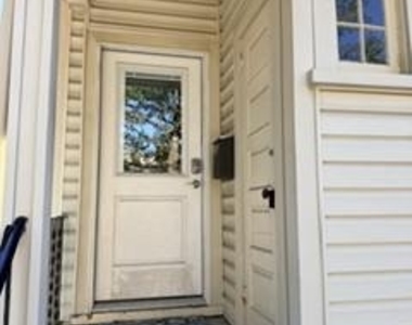 19 Elliott Avenue - Photo Thumbnail 1