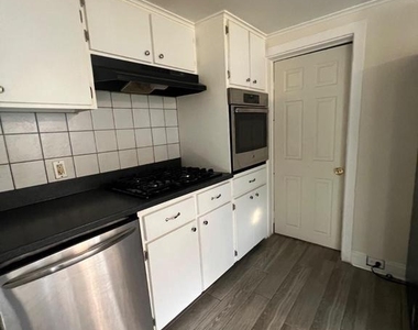 124 Dey Street - Photo Thumbnail 9