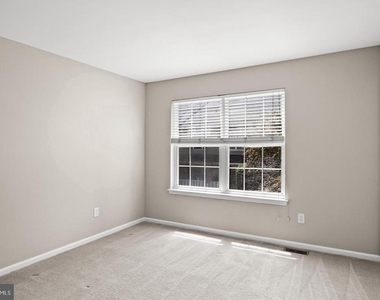 2301 Gramercy Way - Photo Thumbnail 8