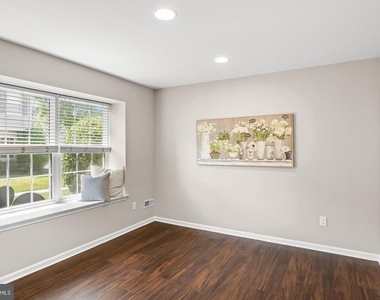 2301 Gramercy Way - Photo Thumbnail 6