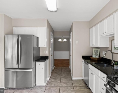 2301 Gramercy Way - Photo Thumbnail 4