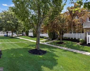 2301 Gramercy Way - Photo Thumbnail 11