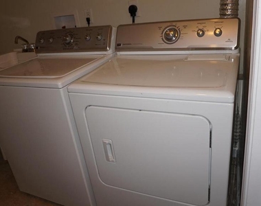 6620 Auburn Avenue - Photo Thumbnail 9