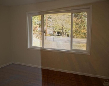 6620 Auburn Avenue - Photo Thumbnail 4