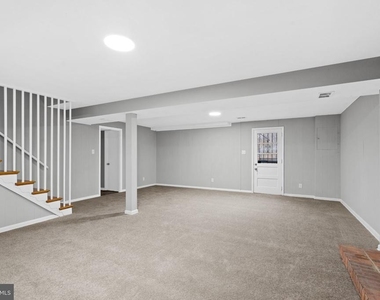10407 Inez Place - Photo Thumbnail 3