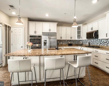 121 Copley Circle - Photo Thumbnail 17