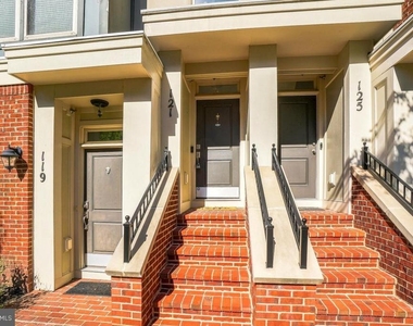 121 Copley Circle - Photo Thumbnail 4